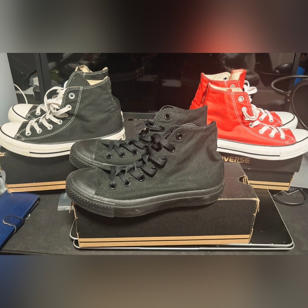 Converse High Tops (Men sz 5 Women sz 7)